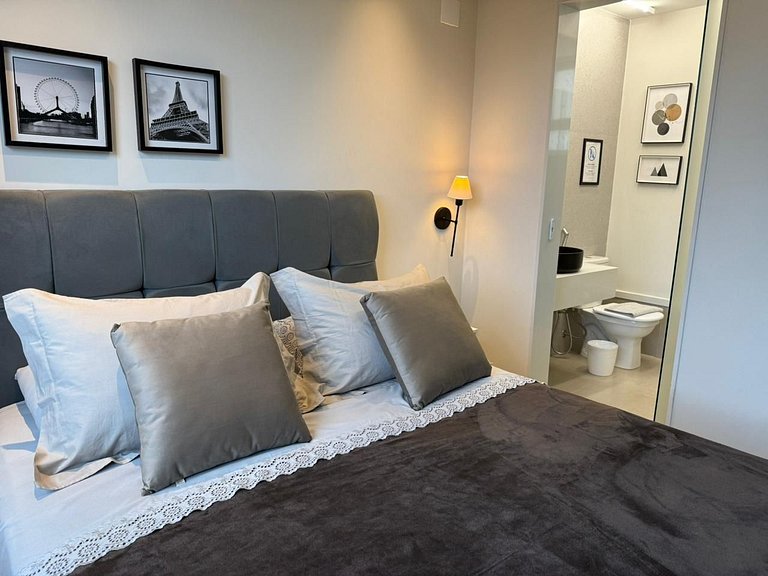 Três suítes há poucos passos da praia