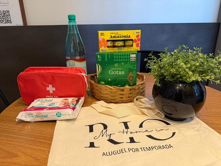 Two suites with stunning views of Ipanema