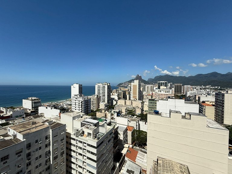 Two suites with stunning views of Ipanema