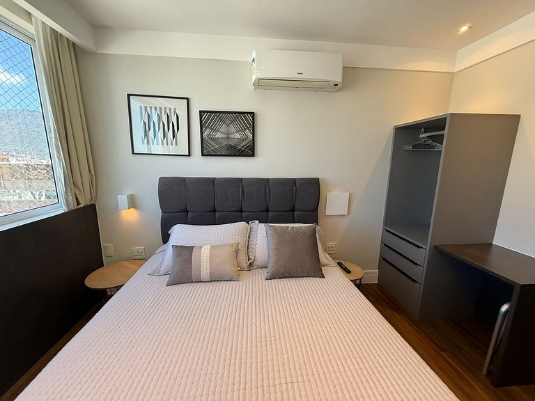 Two suites with stunning views of Ipanema