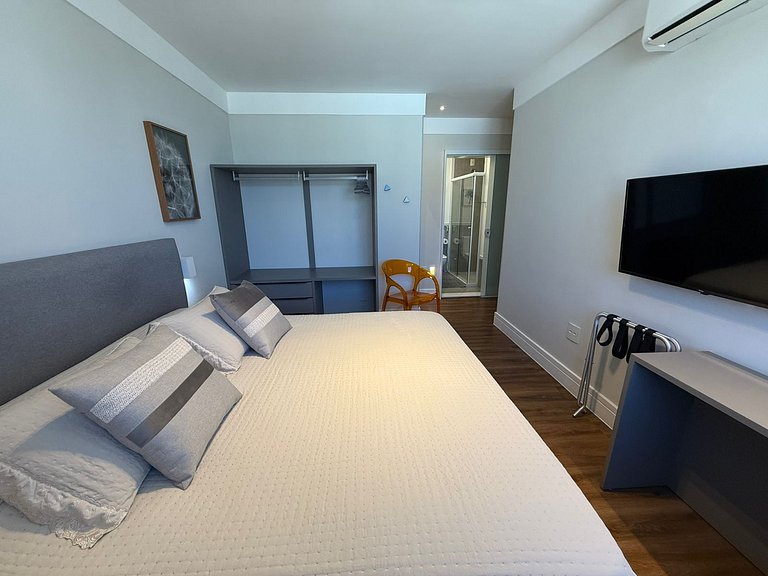 Two suites with stunning views of Ipanema