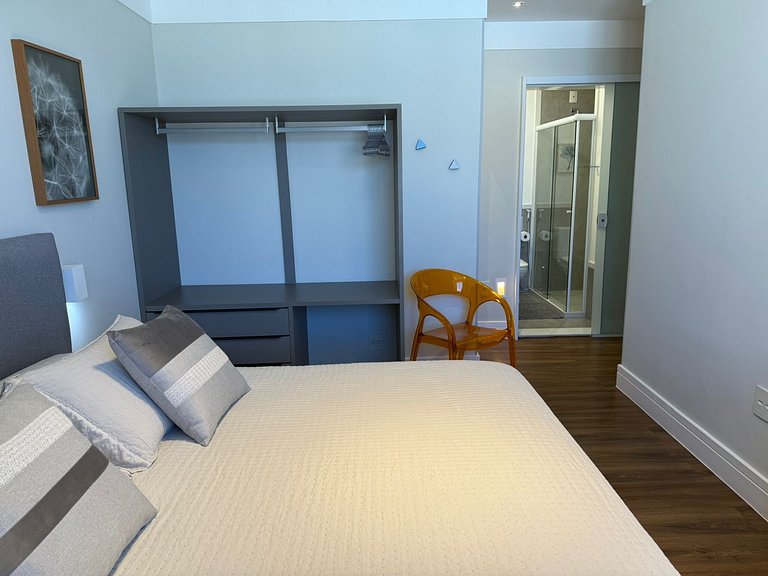 Two suites with stunning views of Ipanema