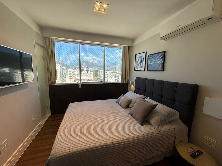Two suites with stunning views of Ipanema
