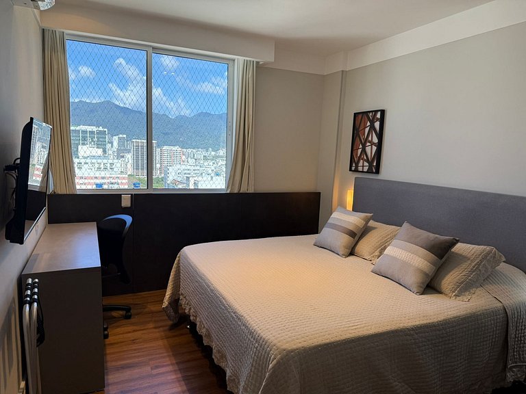 Two suites with stunning views of Ipanema